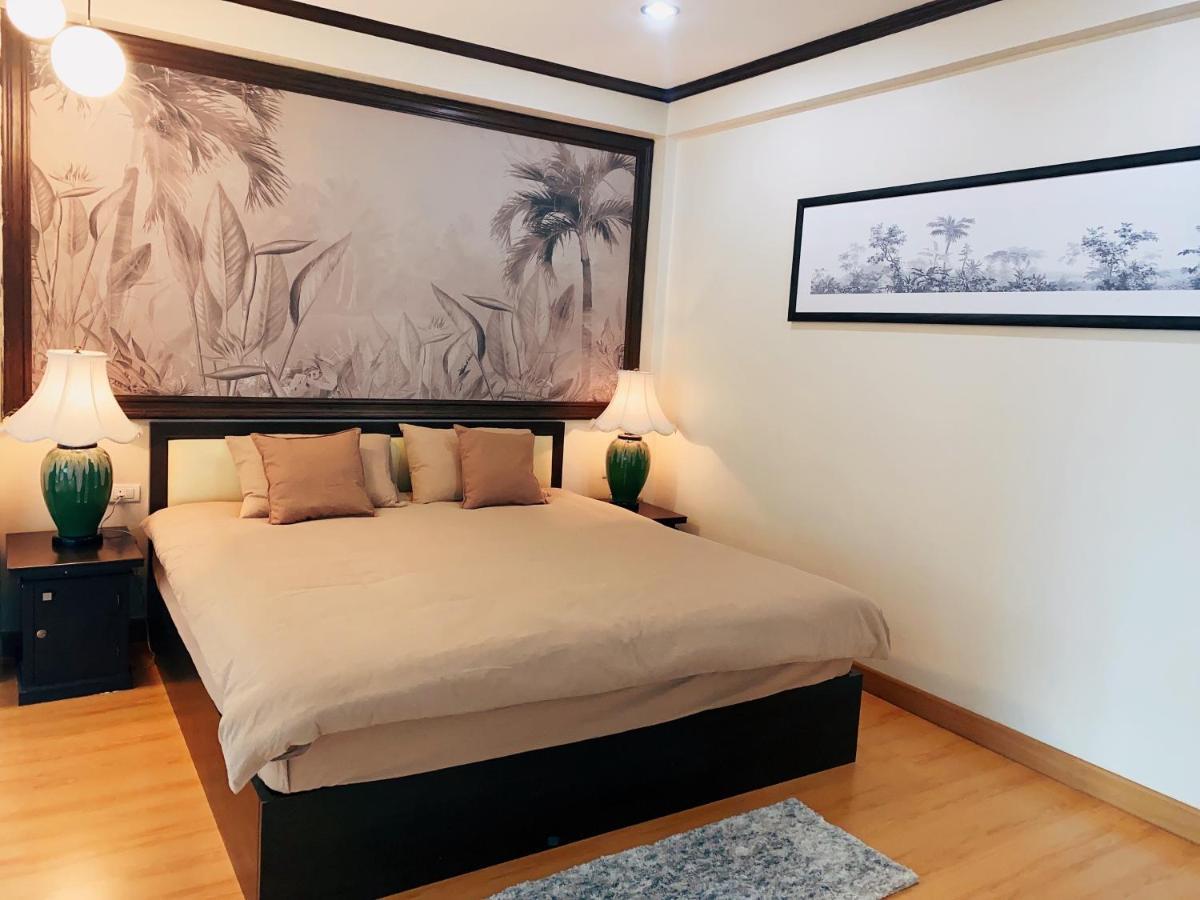 October Hostel Chiangmai チエンマイ エクステリア 写真