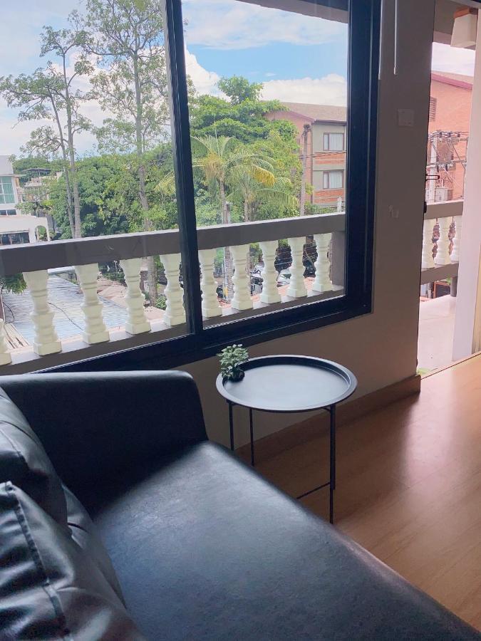 October Hostel Chiangmai チエンマイ エクステリア 写真