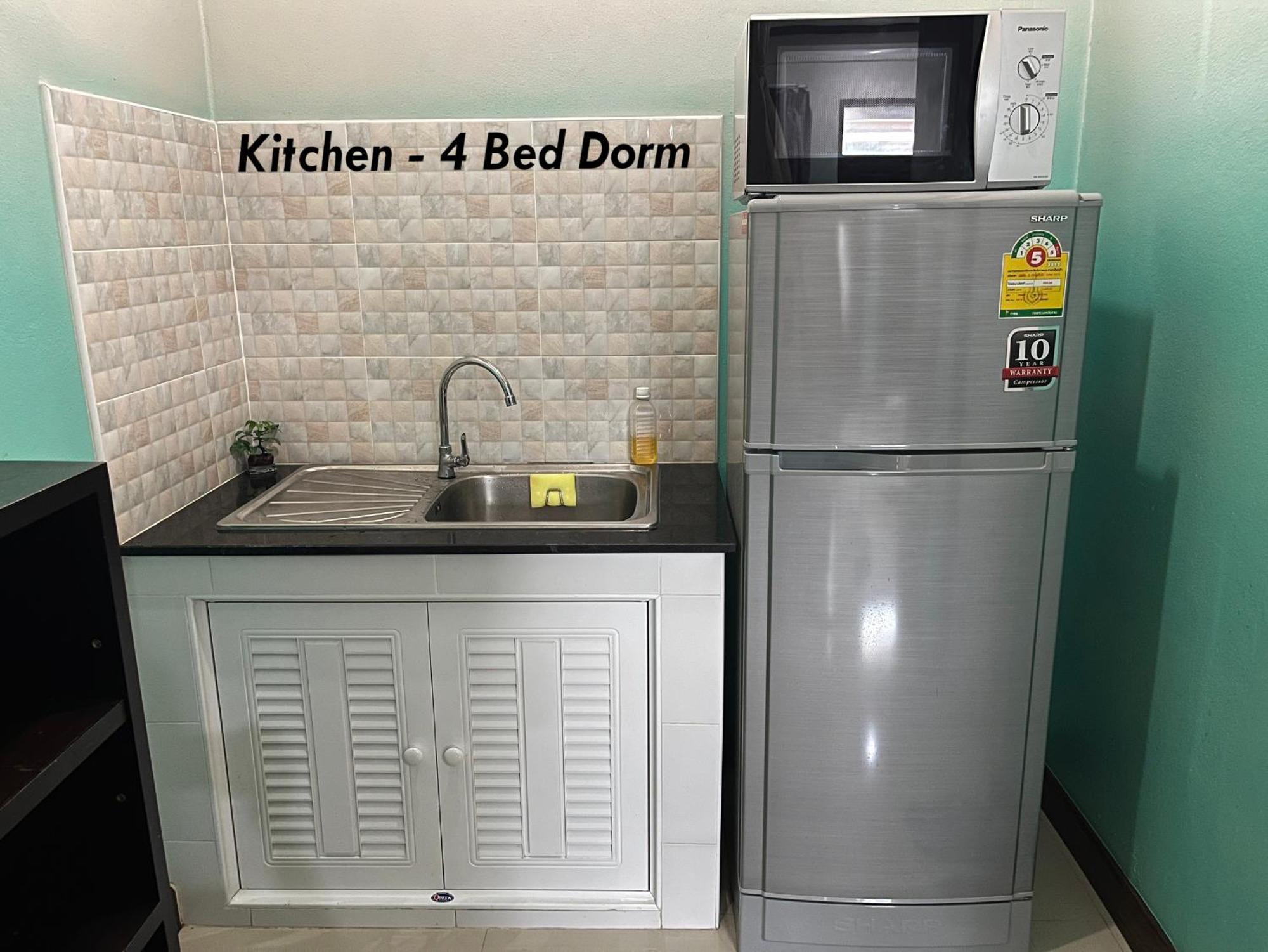 October Hostel Chiangmai チエンマイ エクステリア 写真