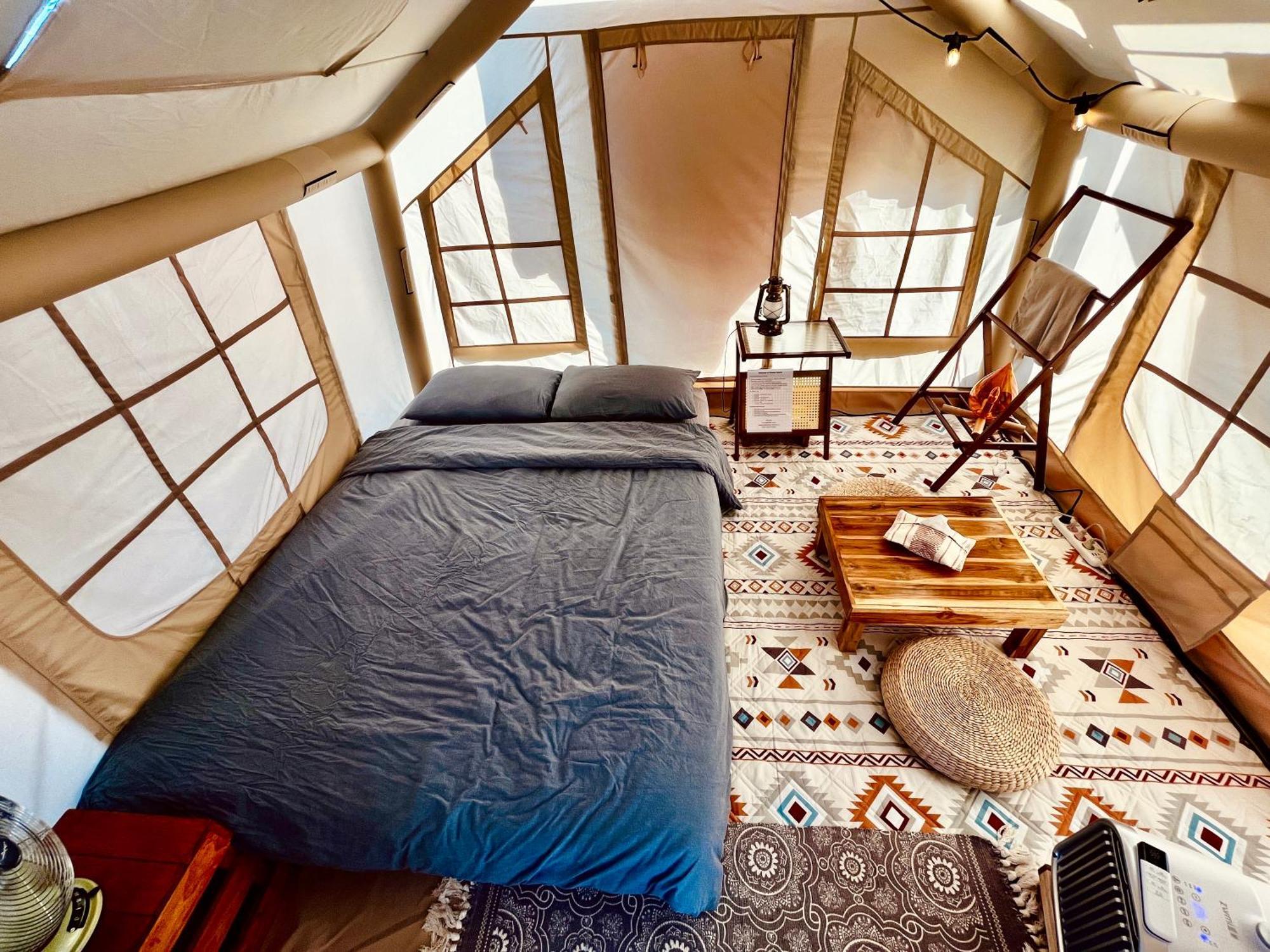 October Hostel Chiangmai チエンマイ エクステリア 写真