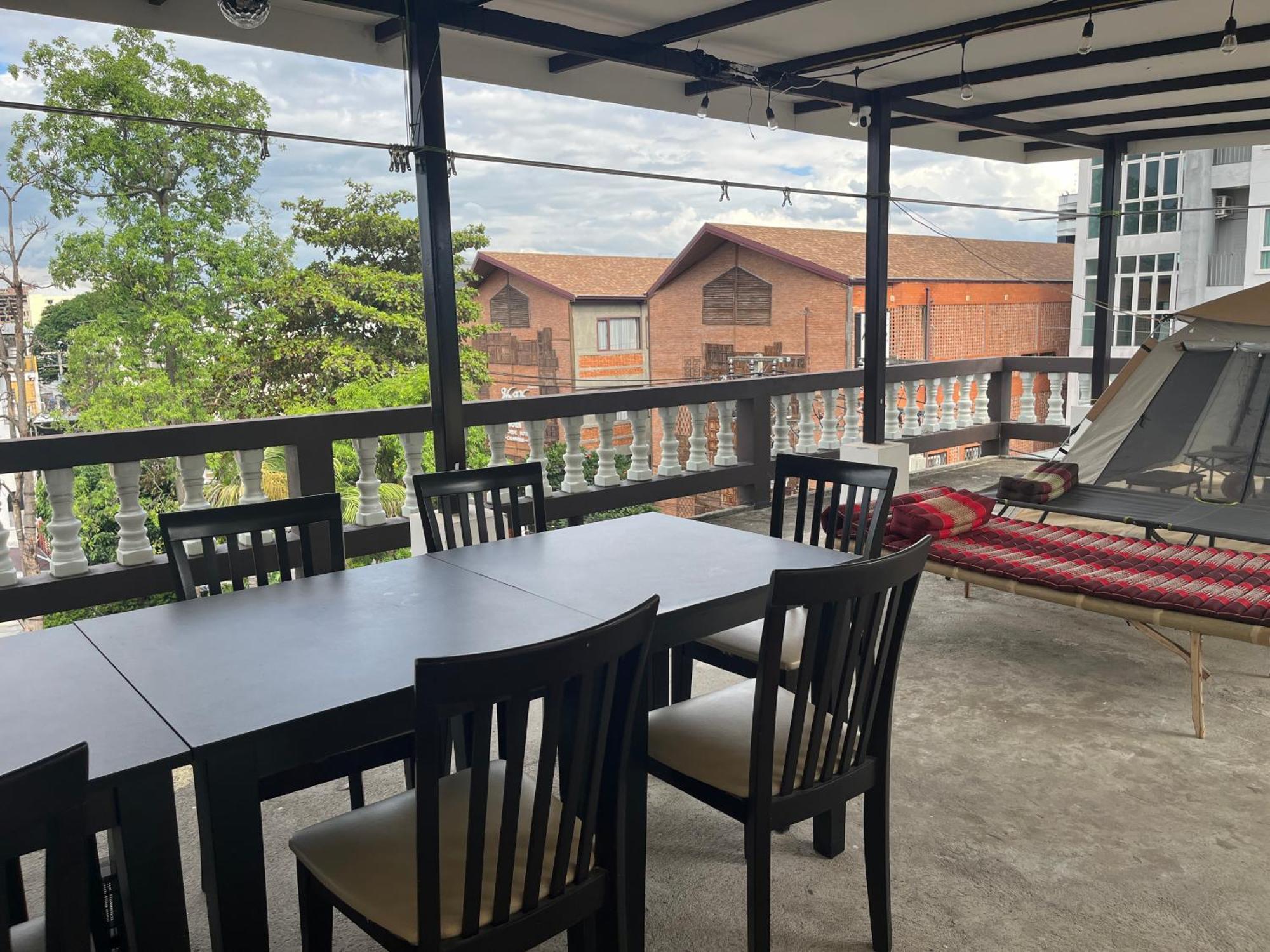 October Hostel Chiangmai チエンマイ エクステリア 写真